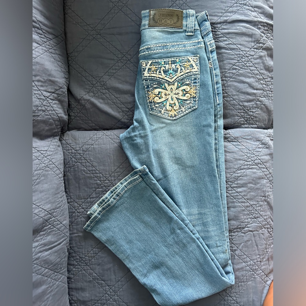 H&Y Bootcut jeans w/bedazzled pockets